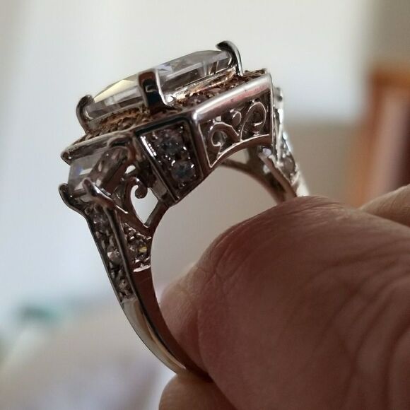 SHOW STOPPER!!!HEIRLOOM RING WITH AAA QUALITY CZS - Picture 5 of 8